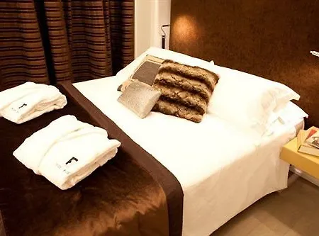 Bed & Breakfast Face To Face House 3*