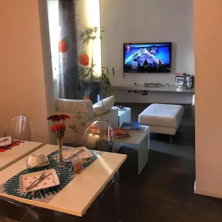 Face To Face House 3*