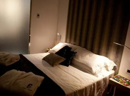 Face To Face House 3* Rome