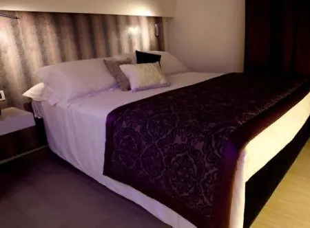 Bed & Breakfast Face To Face House 3*